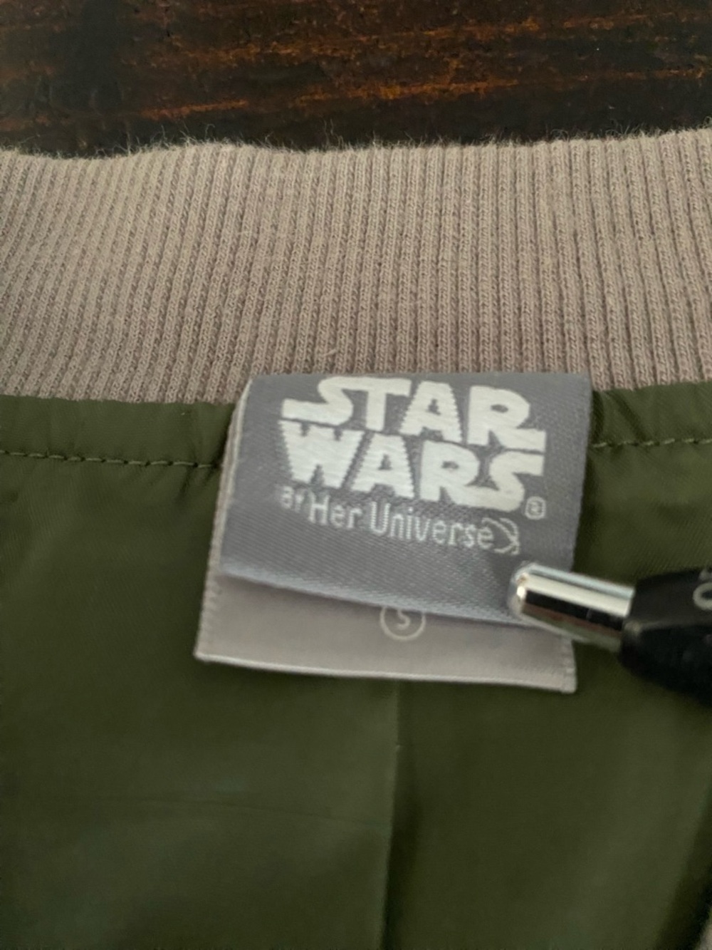 Her Universe Boba Fett Bomber Jacket Green Cropped Star Wars Size Small - Picture 4 of 7